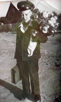 Вова в 1 класс.jpg