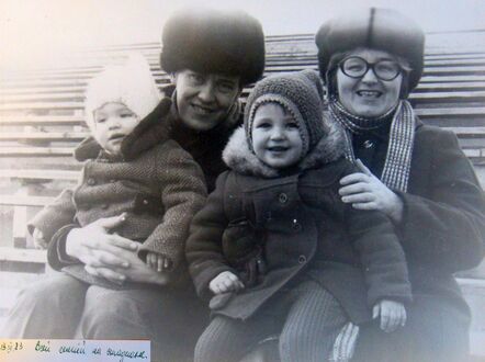 Вова, Іра, Женя та Артем на стадіоні