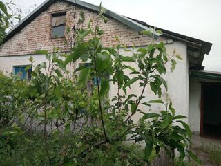 Артём купил дом...